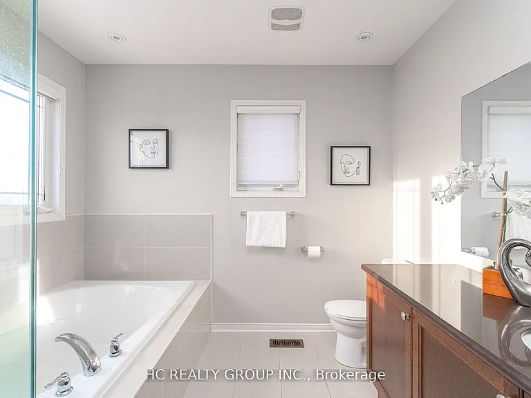 215 Armstrong Cres — Photo 15