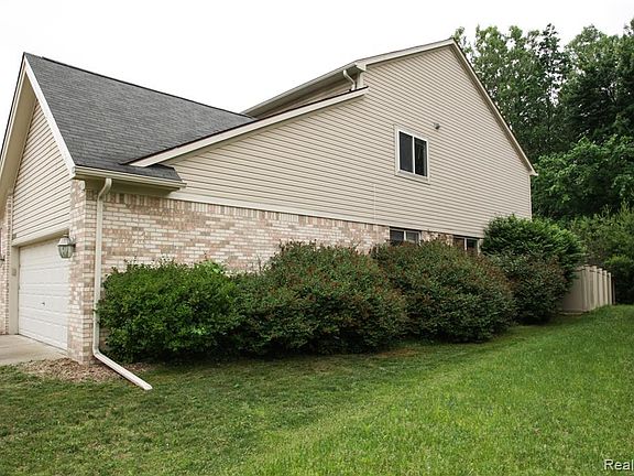 5th image of 25837 Labana Woods Dr N