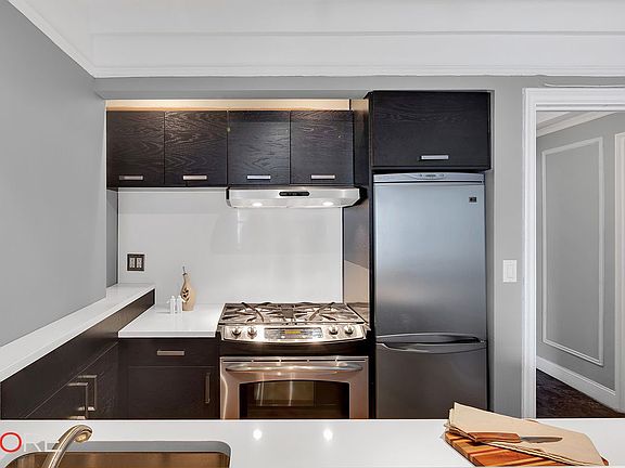 2nd image of 433 W 34th St APT 3K