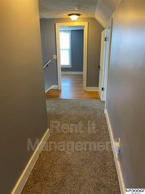 4 bed, 2.0 bath, 1842 sqft, $2,200 — Photo 3