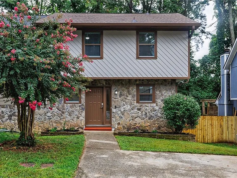 1248 Falling Water Dr SE — Photo 32