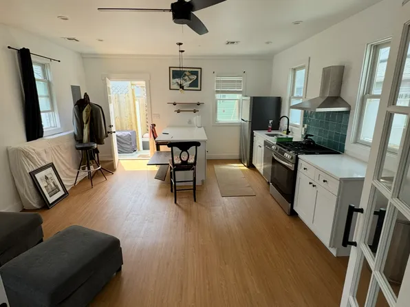 56 2nd St, Highlands, NJ 07732