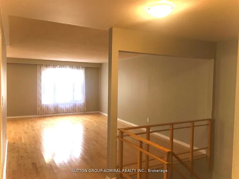 4 Nootka Cres #2 — Photo 25