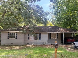 2006 E Paden St, Jackson, MS 39204