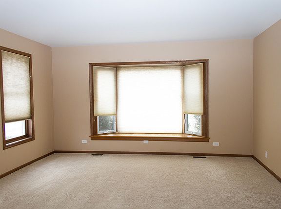 3rd image of 1938 N Carlyle Pl