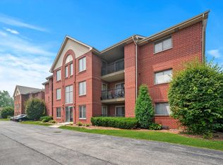 11110 E Cove Cir UNIT 1B, Palos Hills, IL 60465
