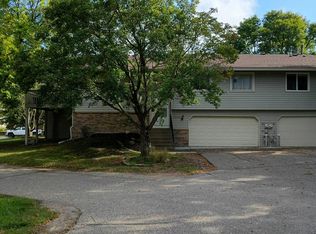 7030 Pima Ln, Chanhassen, MN 55317