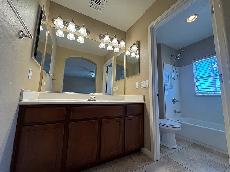 1143 E Cedar St — Photo 19