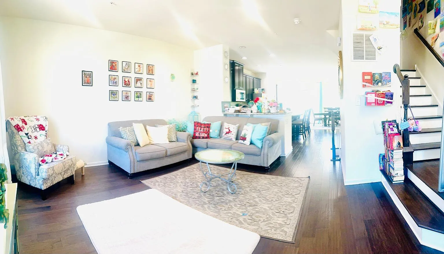3 bed, 2.5 bath, 2260 sqft, $2,949 — Photo 2