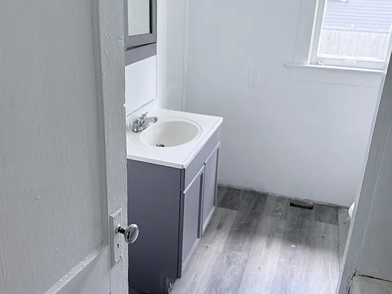 5651 Highland Ave — Photo 3