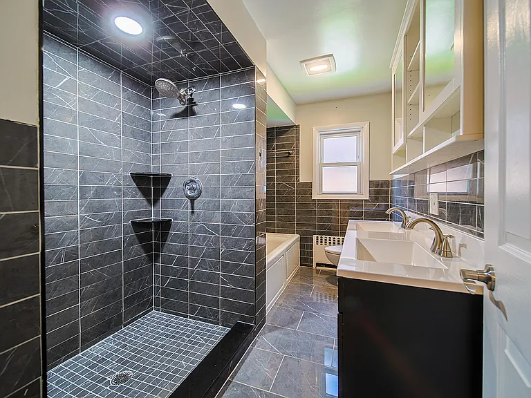 1227 Inwood Ter #1F — Photo 14