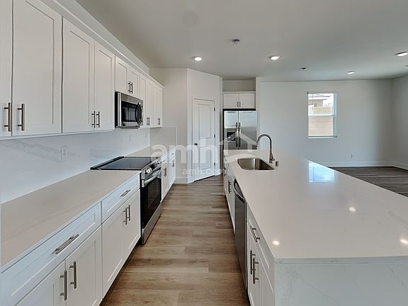 4th image of 11159 Magallanes St