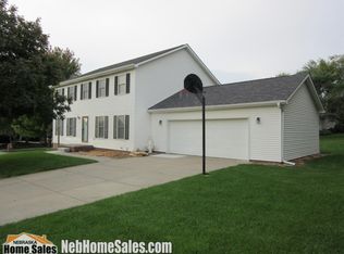 1900 Saint Michaels Rd, Lincoln, NE 68512