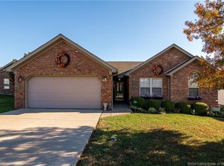 3812 Crown Ridge Ln, Jeffersonville, IN 47130