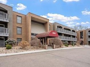 2800 Hamline Ave N APT 248, Roseville, MN 55113