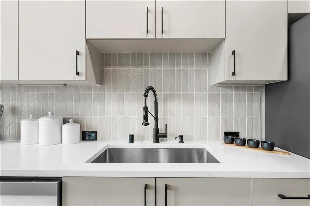 1 bed, 1.0 bath, 790 sqft, $2,200 — Photo 3