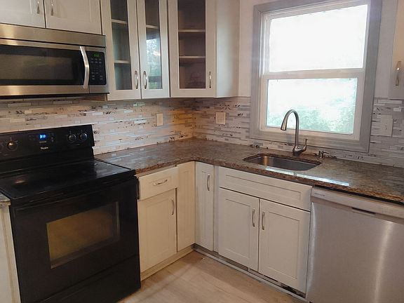 2nd image of 222 Georgia Ave