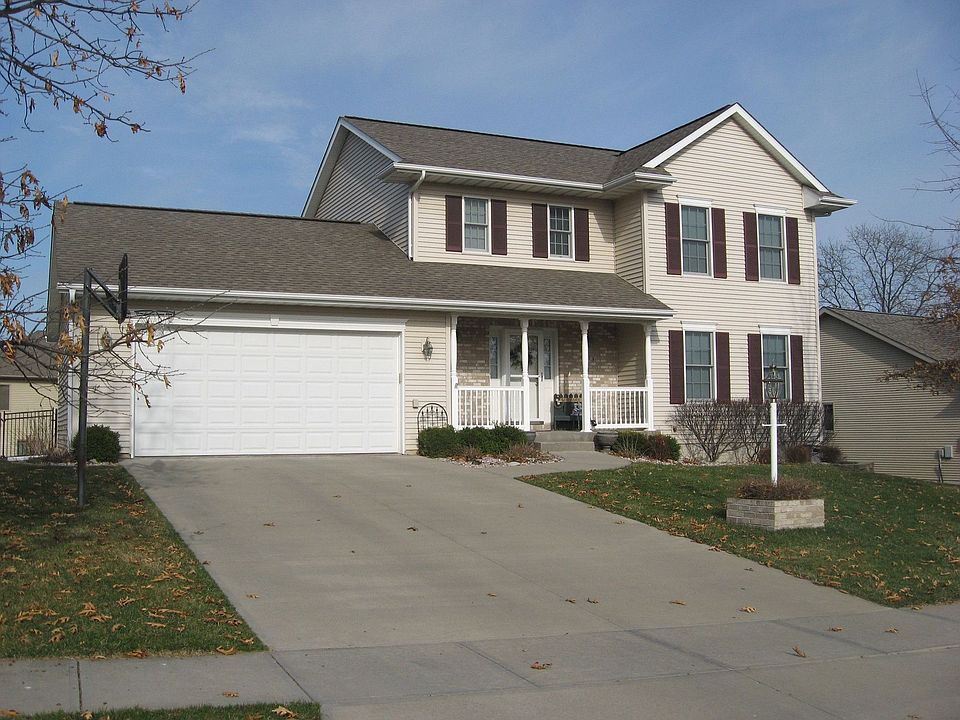 1st image of 875 Forest Edge Dr