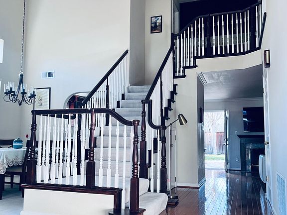 4th image of 35 Sierra Ridge Ct