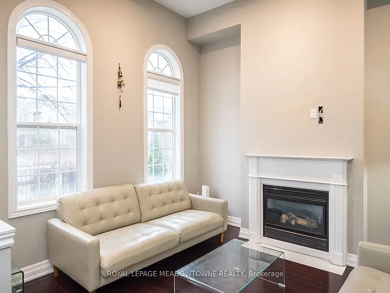 3486 Eglinton Ave W — Photo 5