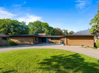 23 Lorraine Gdns, Toronto, ON M9B 4Z5