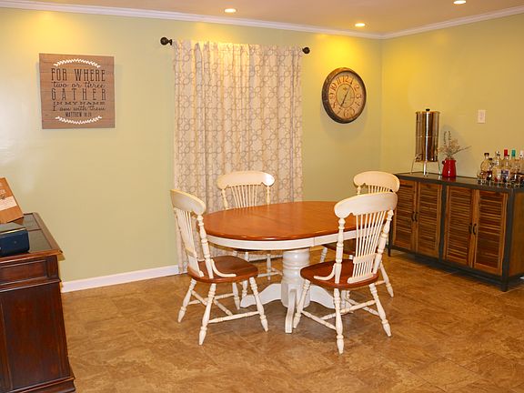 Large Breakfast Area
