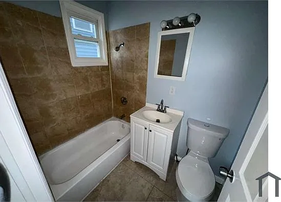 480 21st St #L1 — Photo 2