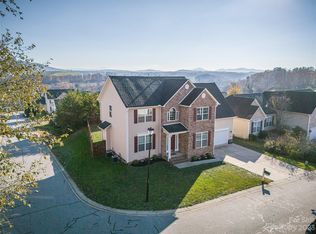 2 Stonebury Dr, Arden, NC 28704