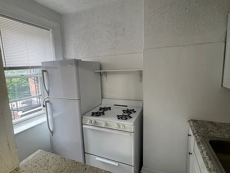 254 S 16th St #3A — Photo 3