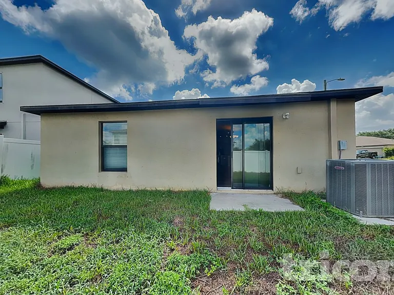 10129 Carloway Hills Dr — Photo 14