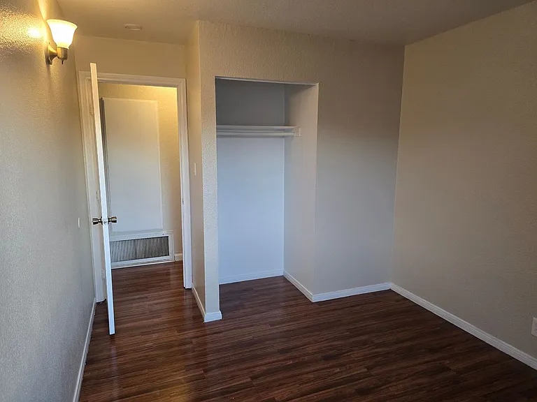 1724 Breckenwood Ct — Photo 10