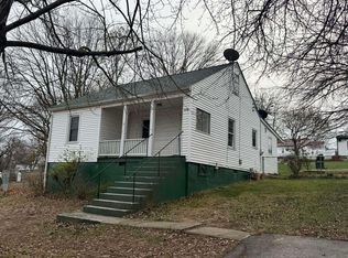6616 South Dr, Radford, VA 24141