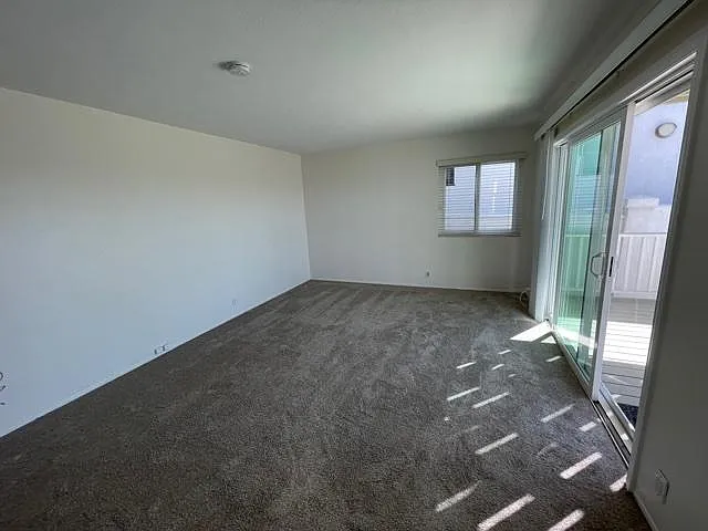 2081 Glasgow Ave — Photo 4