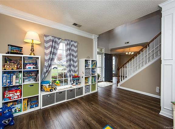 5th image of 9528 Stawell Dr