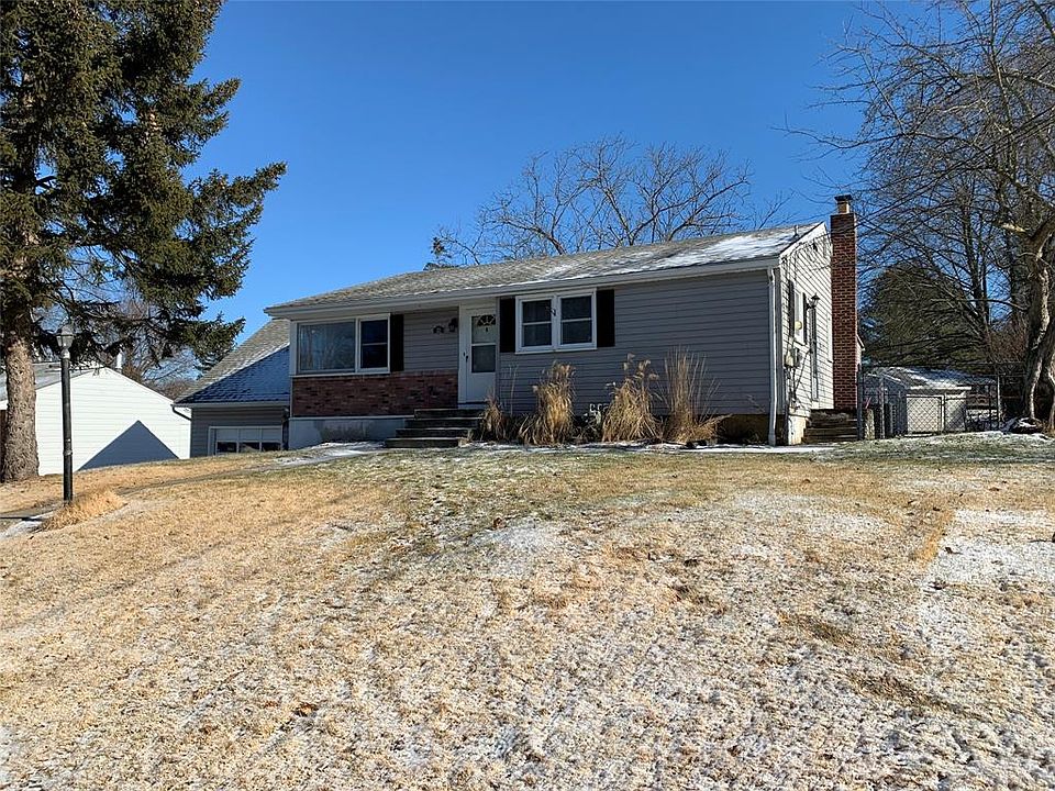 1st image of 33 Frederick Dr