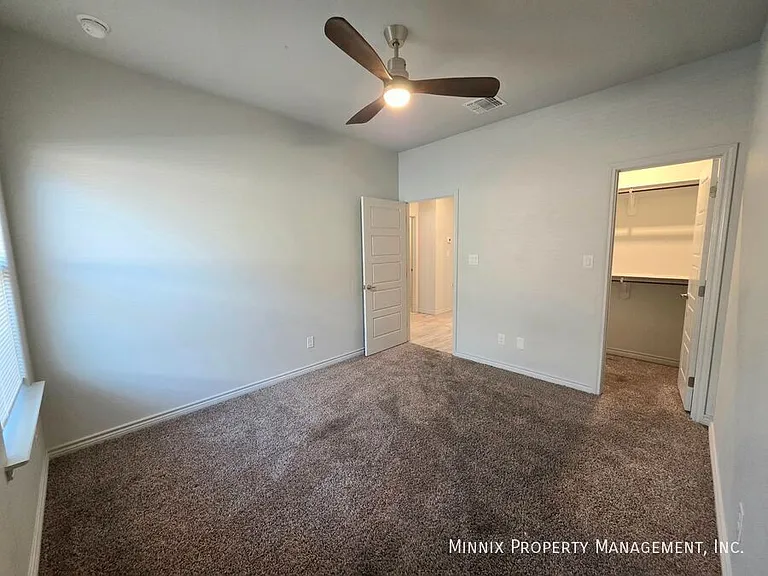 2105 Congress St — Photo 12