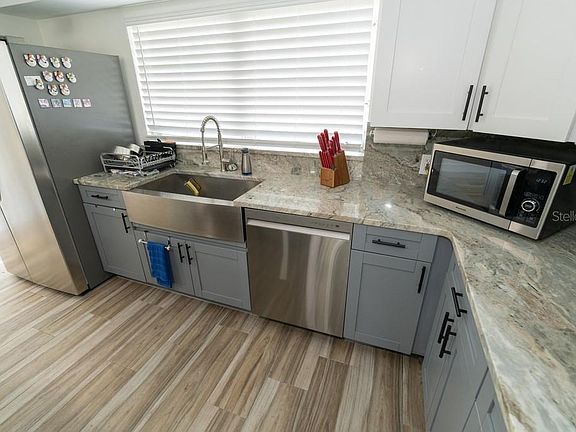 4th image of 4927 BLUE HERON DRIVE