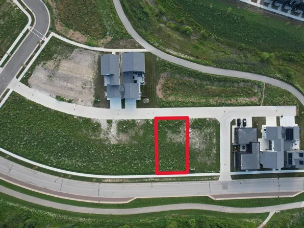 9381 South LAKE VISTA PARKWAY #3002, Oak Creek, WI 53154