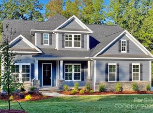 142 Rolling Meadows Dr, Troutman, NC 28166