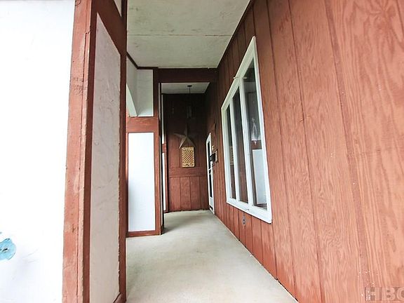 3rd image of 482 Eisenhower Dr