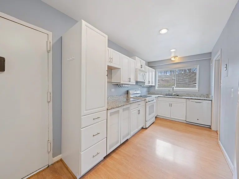 10620 Weymouth St #1 — Photo 21