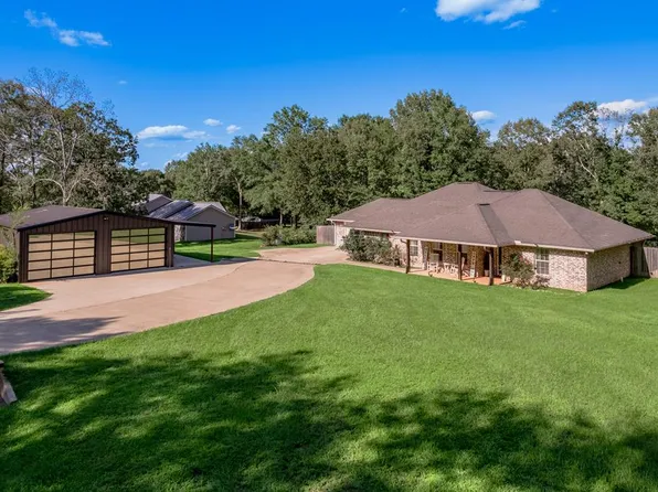 344 Bending Oak Dr, Pollok, TX 75969