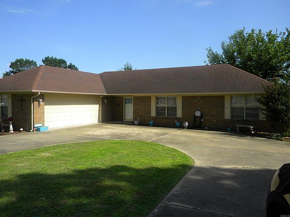 2nd image of 3206 Pin Oak Dr