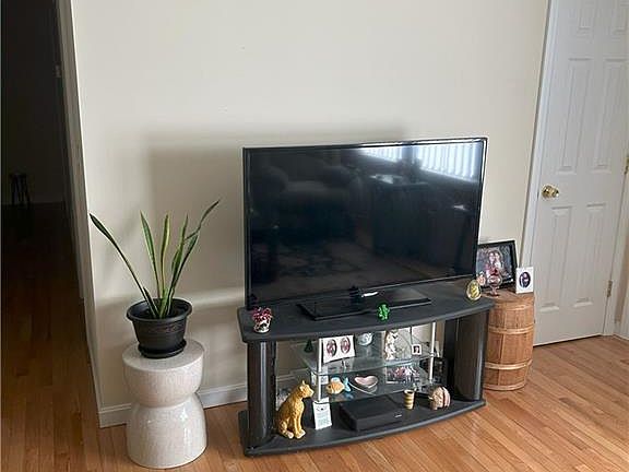 5th image of 48 Tall Timber Dr