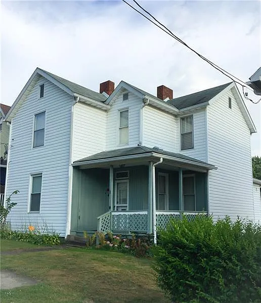 208 Evans St photo 1