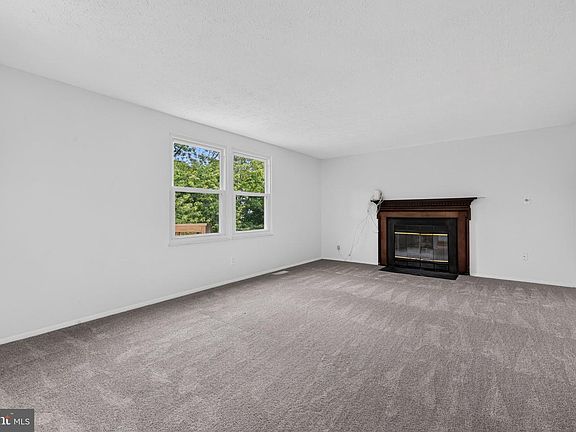 5th image of 8106 Triple Crown Rd