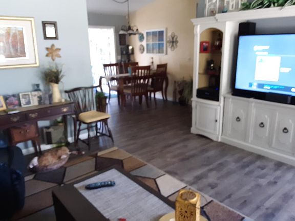 4th image of 2704 Woodland Dr