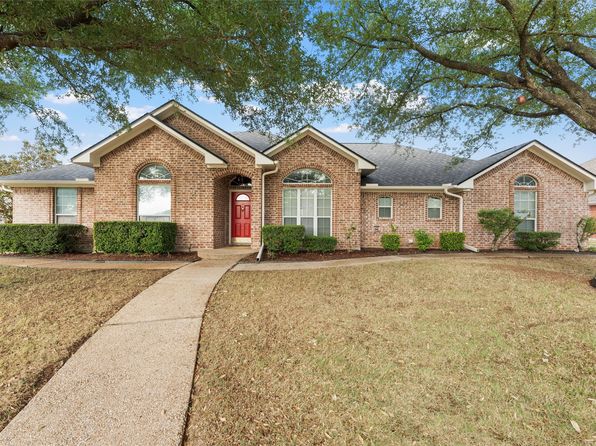 1221 Darbyton Dr, Hewitt, TX 76643