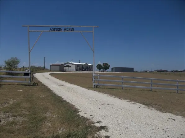 103 County Road 412 #B, Lott, TX 76656