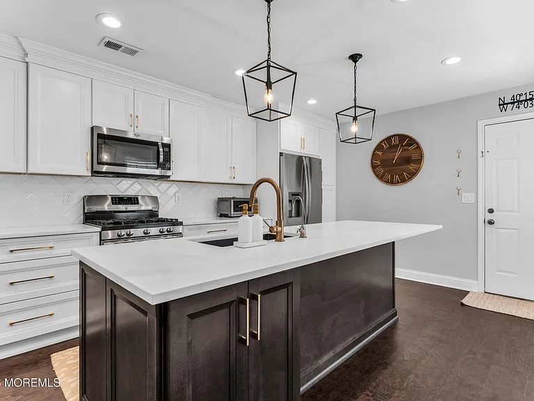 141 Old Orchard Ln — Photo 1